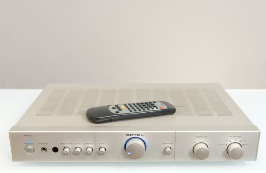 Amplificador Rotel Ra 02
