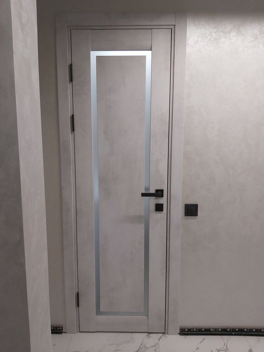 Установка дверей,зашивка проємів,монтаж мдф плінтуса.