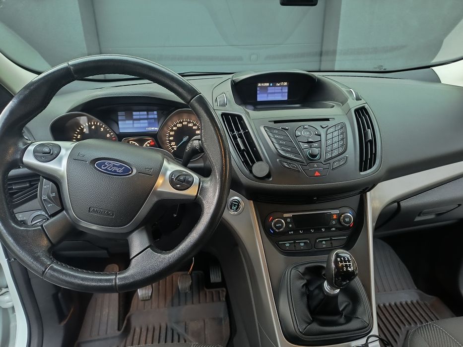 Sprzeda Ford Kuga