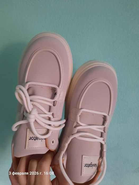 Нові кросівки 25,8см