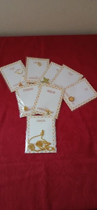Medalhas Charmes de Luz, embaladas