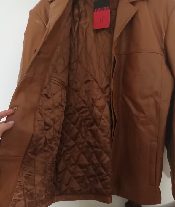 Vendo casaco de cabedal novo