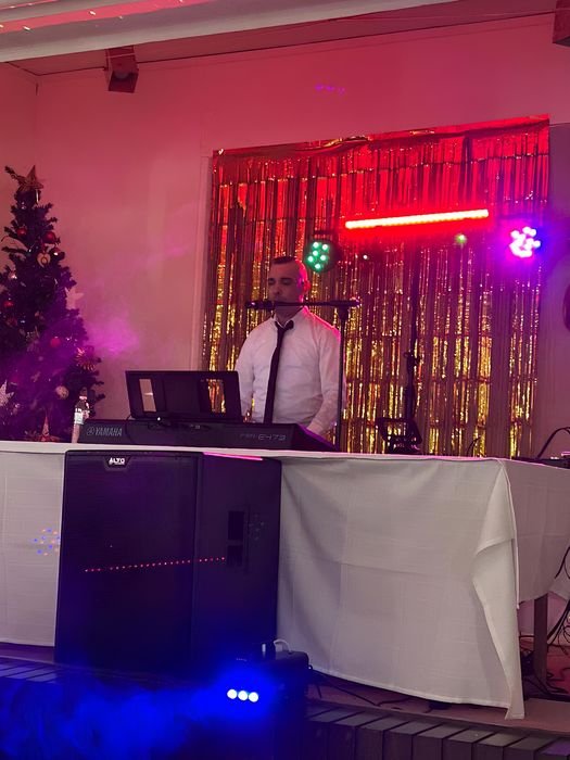Serviços de Música ao Vivo, Karaoke, DJ e Fogo de Artifício