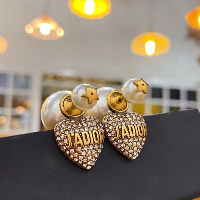 Сережки D i..0r