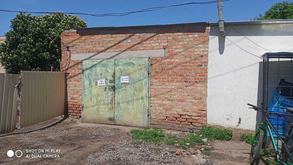Гараж площею 27,5 кв.м у м.Миргород, вул.Гоголя, 80