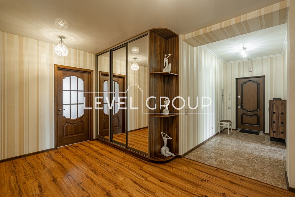 Продається видова квартира за адресою: вул. Макіївська, 10Б