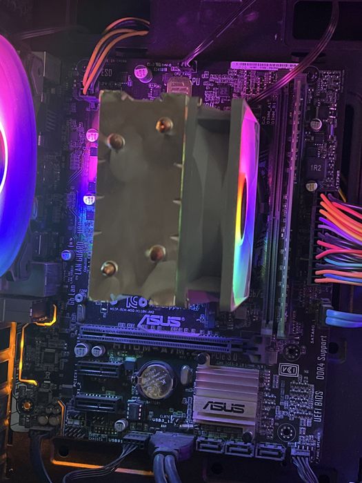 Asus H110M-A/M.2 , i5-6600, kingston 8192MB 2133MHz, кулер