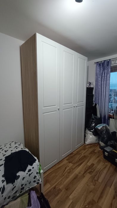 Збірка меблів шафи-купе, комоди, ліжка і тому подібне