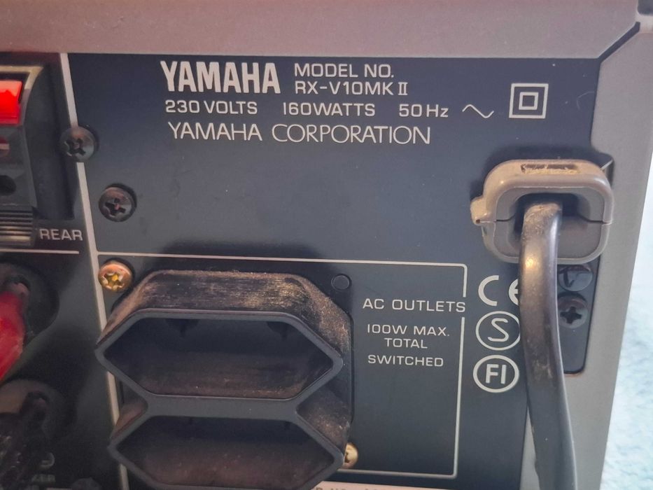 Aplituner YAMAHA model RX-V10MKII