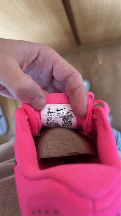 Nike Structure 26 - Pink spell