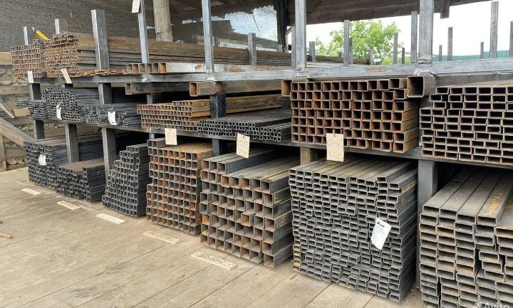 Труба прямоугольна квадратна 60*40*2мм 6м