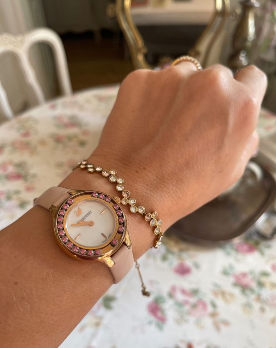 Swarovski zegarek skóra plus brylanciki