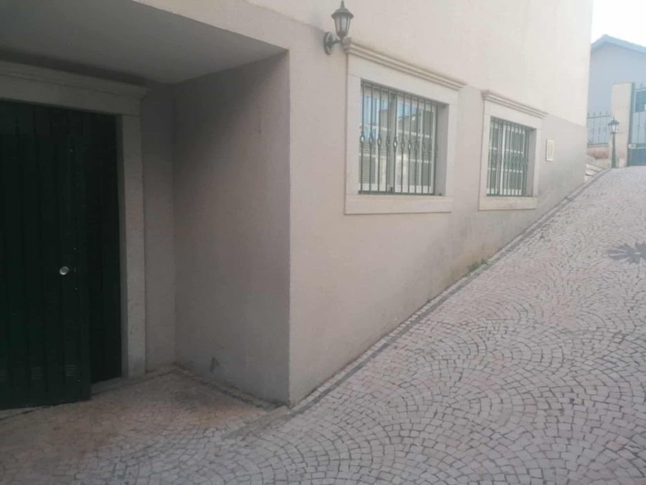 Aluga Andar de Moradia