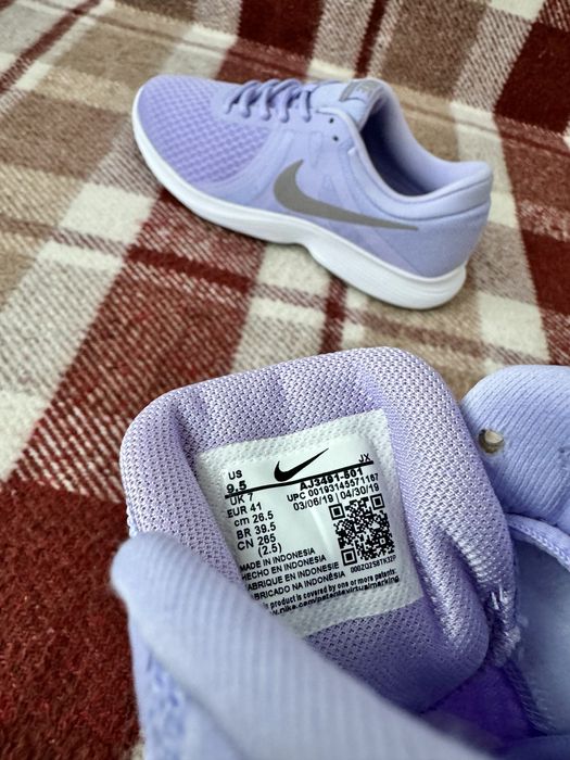(Оригінал) жіночі кросівки Nike Revolution , розмір 41