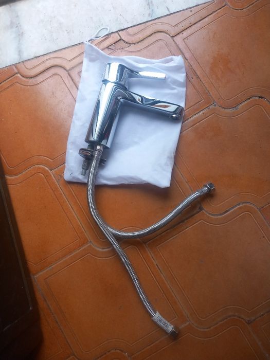Torneira lavatório  sanitana