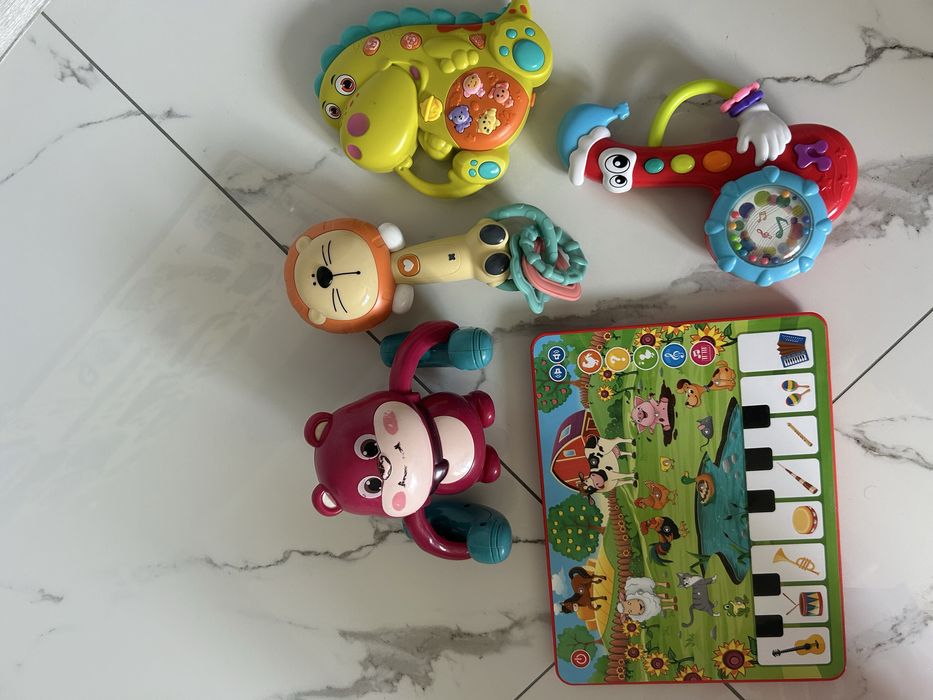 Продам набір дитячих  іграшок