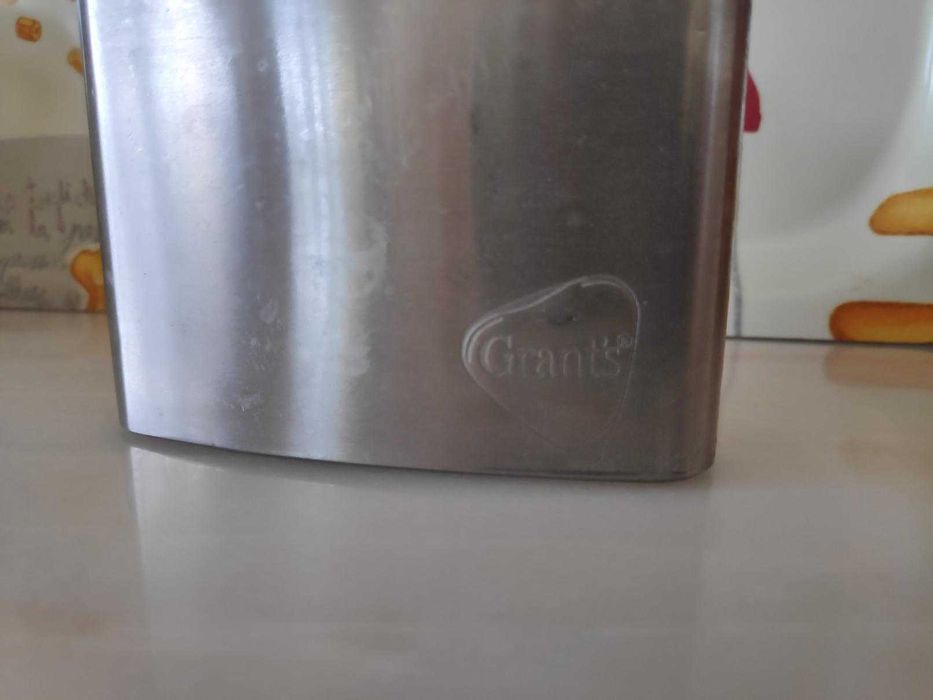 Garrafa/Cantil de bolso em Aço Inox Grant’s 4oz – Whisky Flask