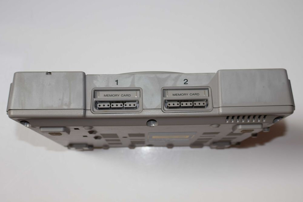 Konsola Sony PlayStation 1 PSX/PS1 model SCPH-7502 wersja PAL Pad DualShock model SCPH-1200 typ "M" Karta Pamięci Gra Komplet Kabli Stan Dobry