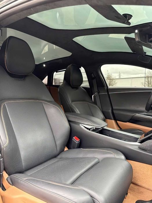 Lucid Air Touring      2023