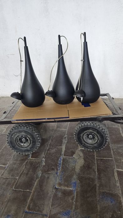 lampa salonowa wisząca czarna duża 3 sztuki 25zl sztuka