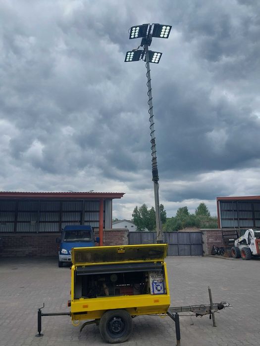 Maszt oświetleniowy hydrauliczny / agregat prądotwórczy / Kubota D905