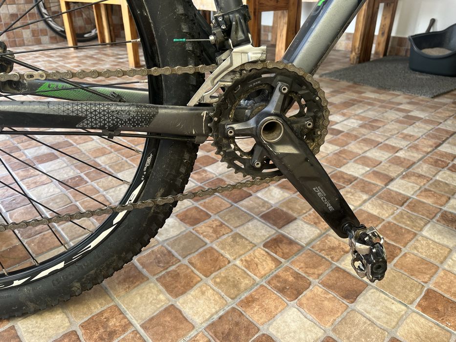 Bicicleta btt marca Cube