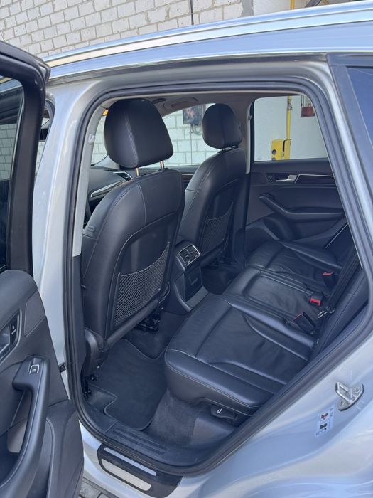 Продам Audi Q5 2012