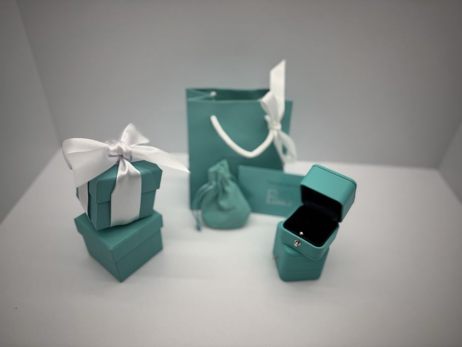 Фірмова упаковка коробок Тиффани Blue box.