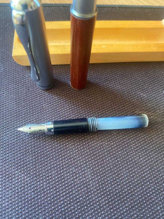 Перьевая ручка DeCambridge