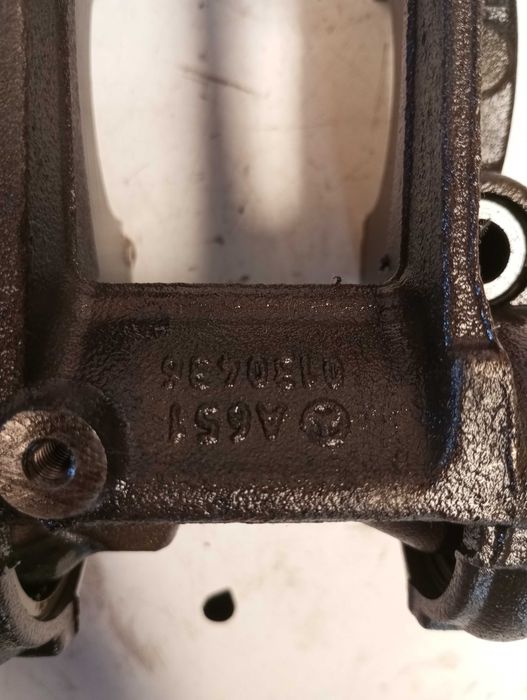 Módulo Veios de Contra-Balanço e Mancal Motor OM651 Mercedes (A6510130436)