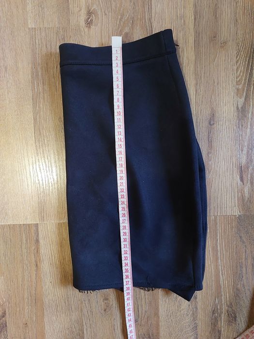 Юбка. Розмір М , стан супер,  коротенька та комфортна , велюр.