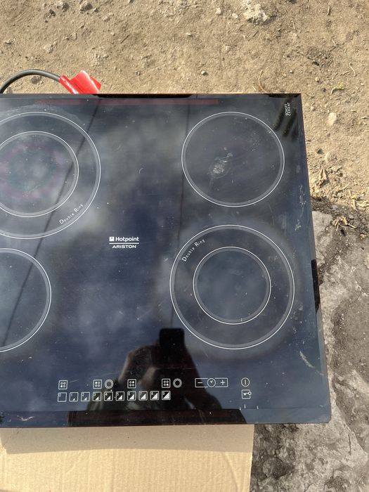 Продаеться электроплита Hotpoint Ariston