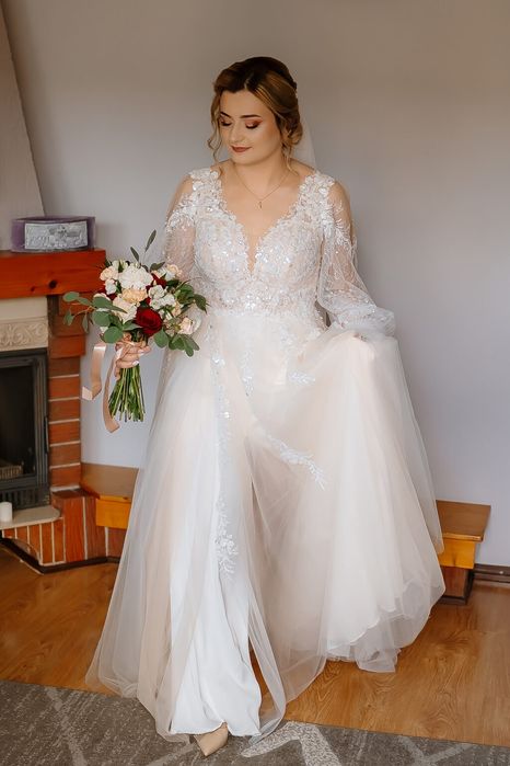 Suknia ślubna literka A