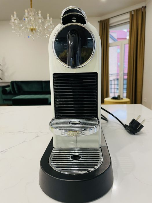 Продам капсульну кавоварку Nespresso