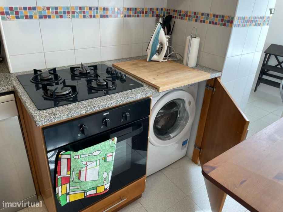 Quarto - localizado em Intendente Lisbon