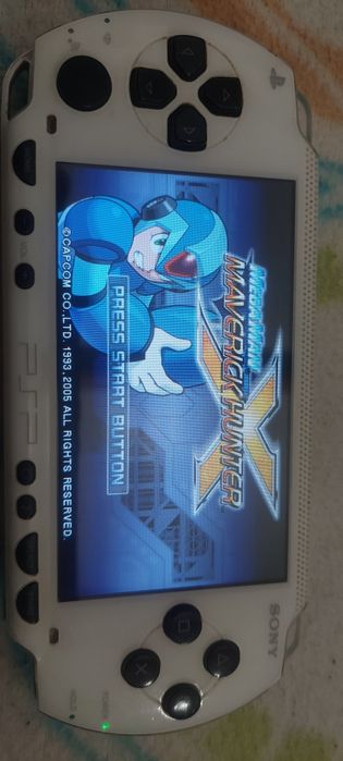 PSP Fat Branca (Desbloqueada) + 32GB Jogos + Carregador Original