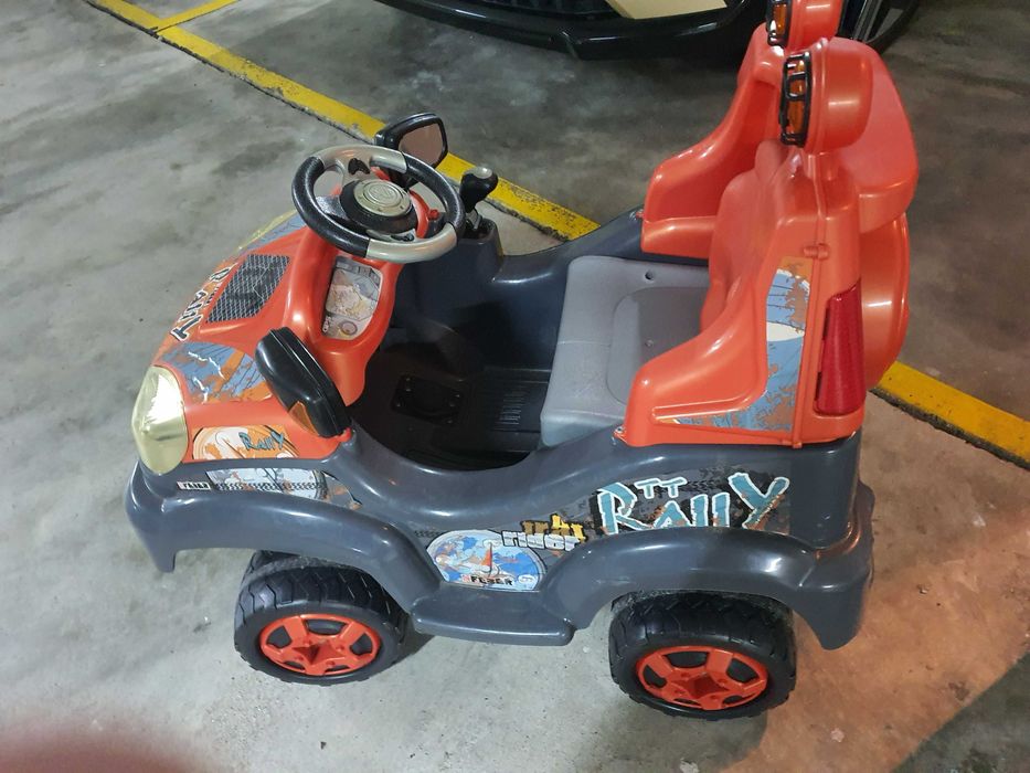 Jeep de 2 lugares para criança a bateria