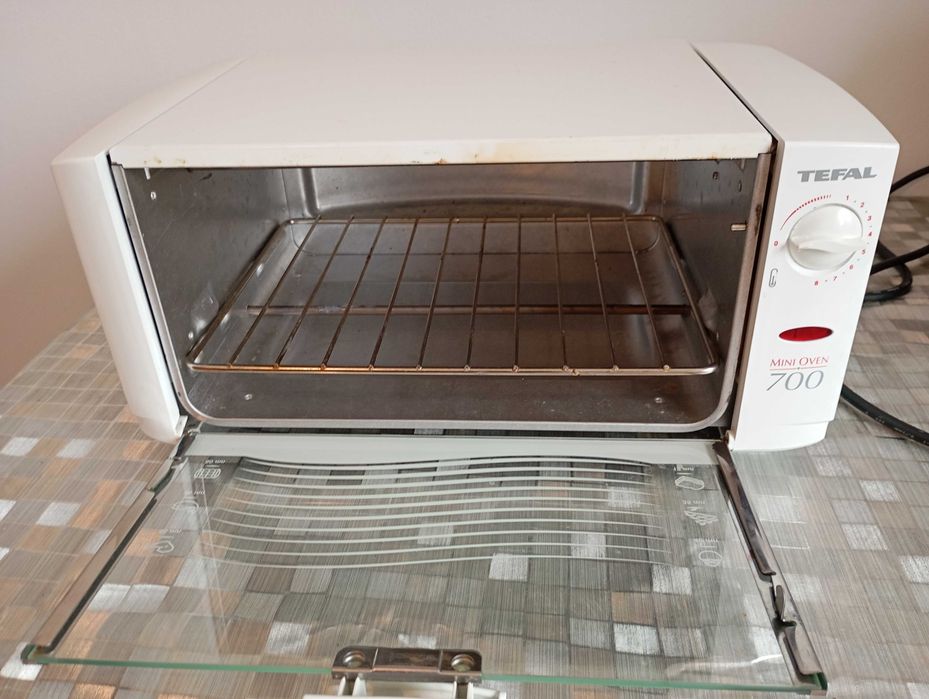 Sprzedam piekarnik elektryczny w dobrym stanie. Tel. 730.221,69.0