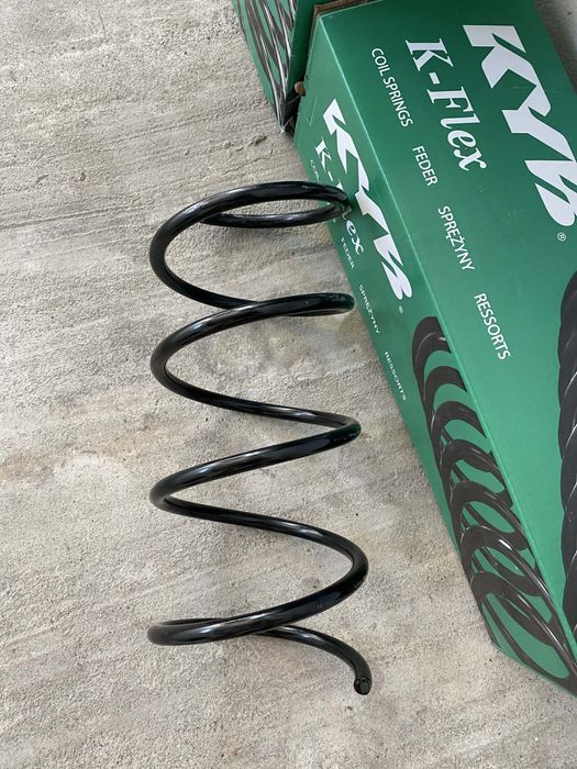 Sprezyny KYB mercedes w203 c180 nowe