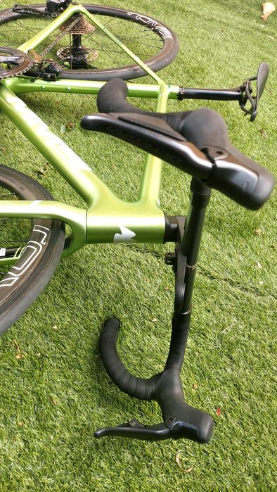 MMR Adrenaline Edição Exclusiva Equipa  Caja Rural T52

Trek Madone  | Shi