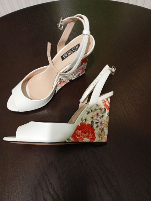 Елегантні жіночі туфлі