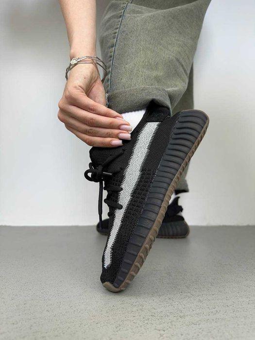 Кросівки Adidas Yeezy Boost 350 v2 Black white line premium
