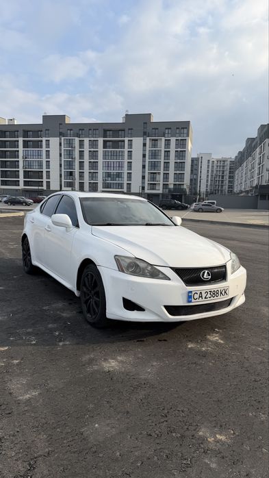 Продаю свій Lexus IS250