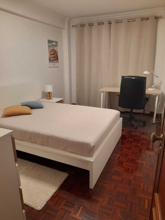 Alugam-se dois quartos individuais para estudantes universitários(as) — Odivelas