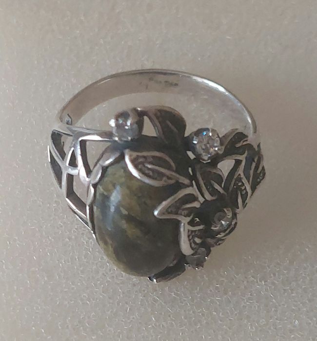 Серебряное кольцо. Проба 925.