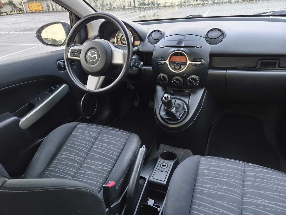 Mazda 2 100.000km como novo