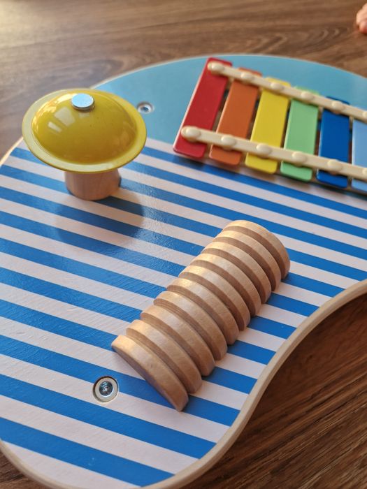 Muzyczny stolik dla dzieci drewniany Fisher Price