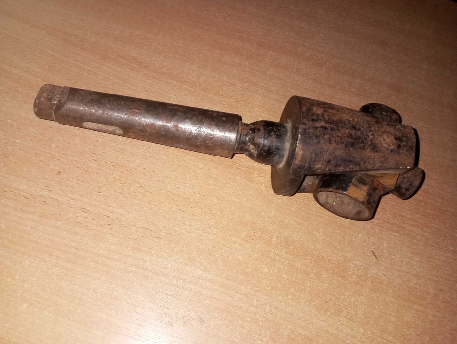 Плашкотримач з конусом морзе СССР