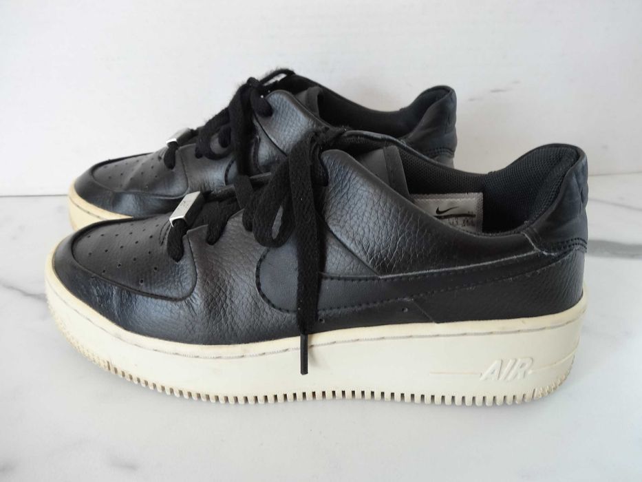 Buty NIKE AIR FORCE 1 SAGE LOW roz 38,5 Skóra Sportowe