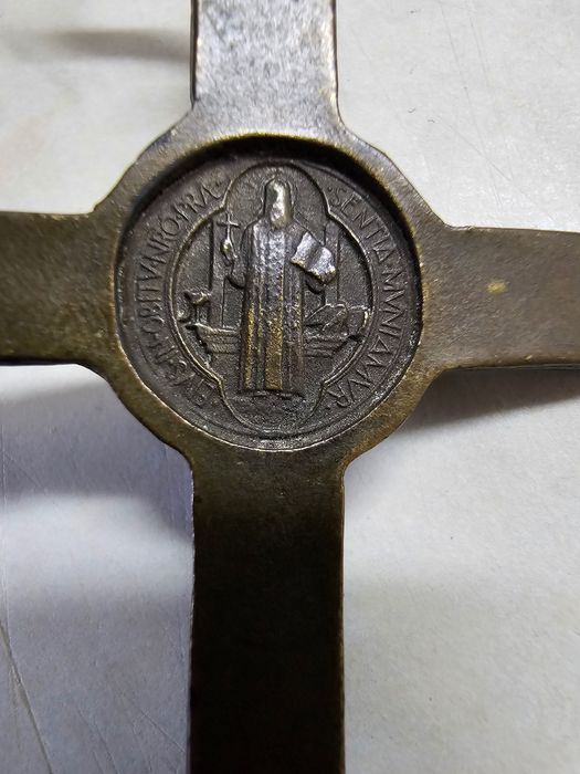 Продам колекційний вінтажний хрест Святого Бенедикта.